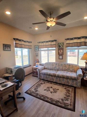 5400 S Eastwind Ave Avenue, Sioux Falls, SD 57108