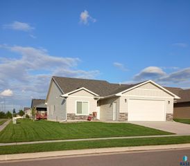 5400 S Eastwind Ave Avenue, Sioux Falls, SD 57108