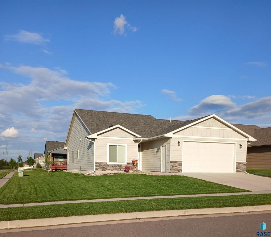 5400 S Eastwind Ave Avenue, Sioux Falls, SD 57108