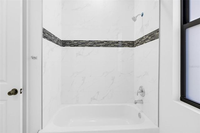 2915 23RD STREET SW, Lehigh Acres, FL 33976