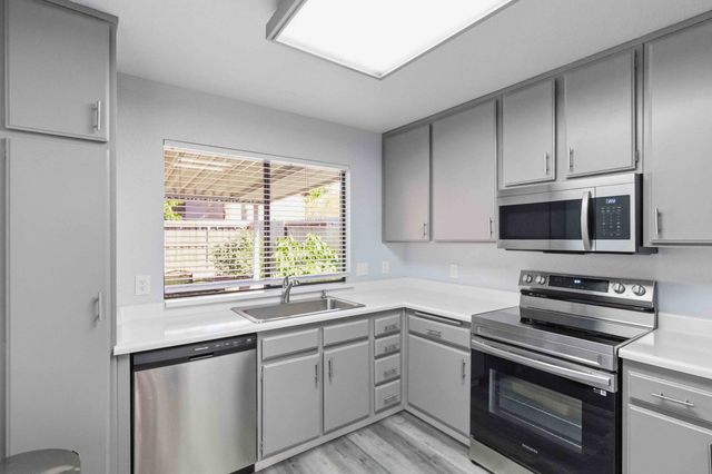 3552 Del Sol Way, Sacramento, CA 95834