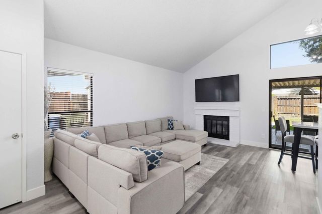 3552 Del Sol Way, Sacramento, CA 95834