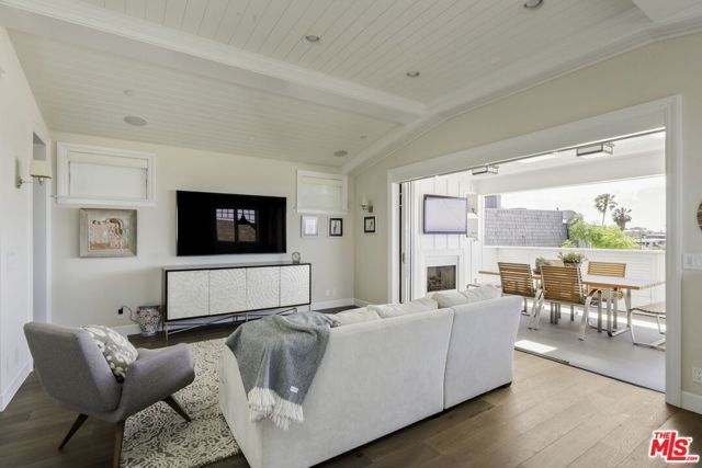 636 12th Street, Manhattan Beach, CA 90266