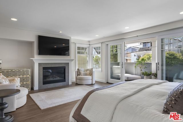 636 12th Street, Manhattan Beach, CA 90266