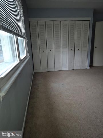 335 N GOVERNORS AVE, Dover, DE 19904