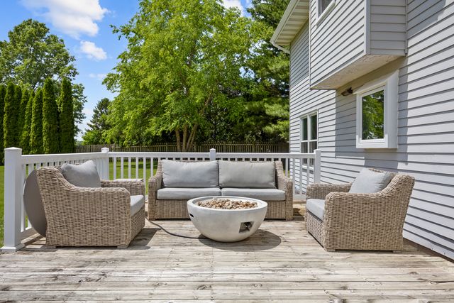 47W625 Shirewood Farm Road, Hampshire, IL 60140