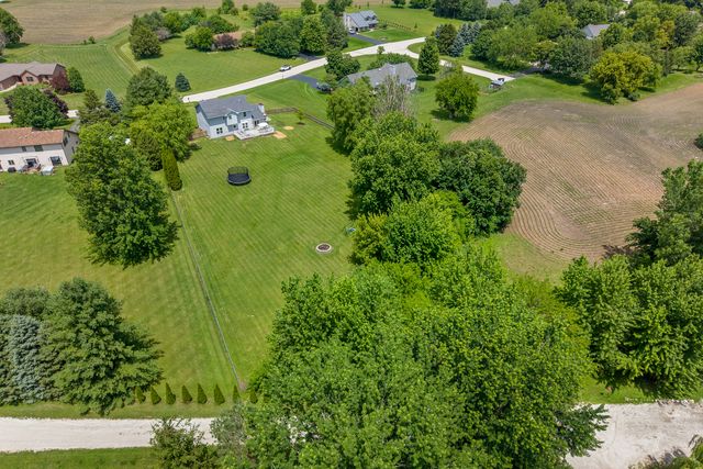 47W625 Shirewood Farm Road, Hampshire, IL 60140