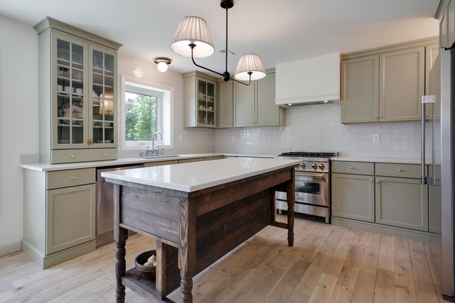 47W625 Shirewood Farm Road, Hampshire, IL 60140