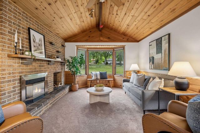 5073 Holiday Road, Minnetonka, MN 55345
