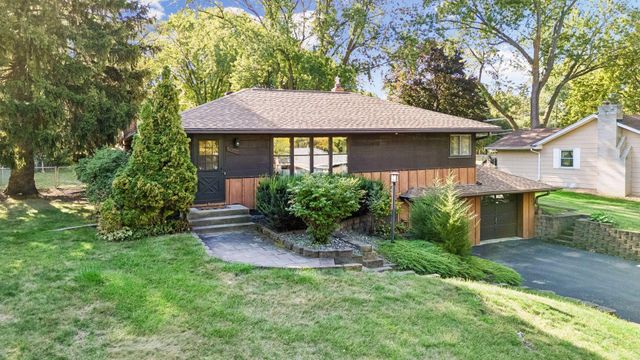 5073 Holiday Road, Minnetonka, MN 55345