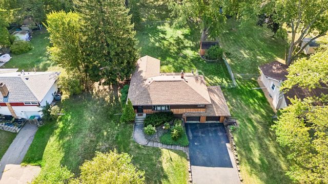 5073 Holiday Road, Minnetonka, MN 55345