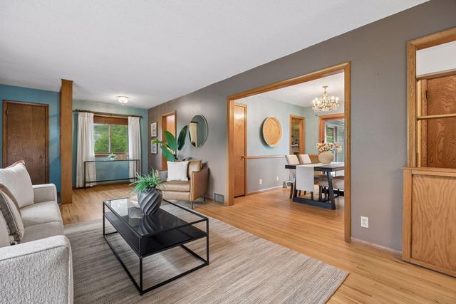 5073 Holiday Road, Minnetonka, MN 55345