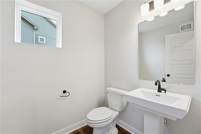 1304 SE Windbreak Drive, Lee's Summit, MO 64081