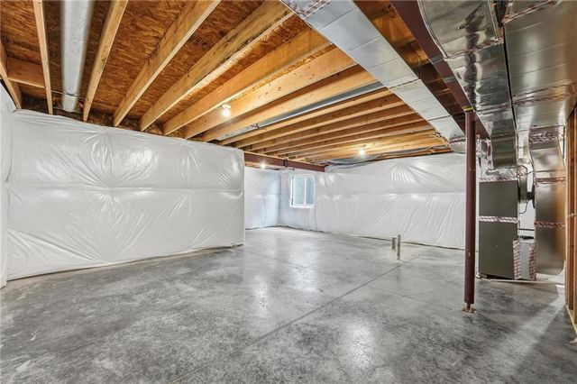 1304 SE Windbreak Drive, Lee's Summit, MO 64081