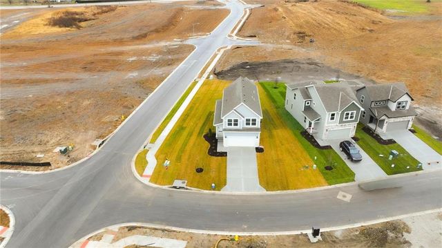 1304 SE Windbreak Drive, Lee's Summit, MO 64081