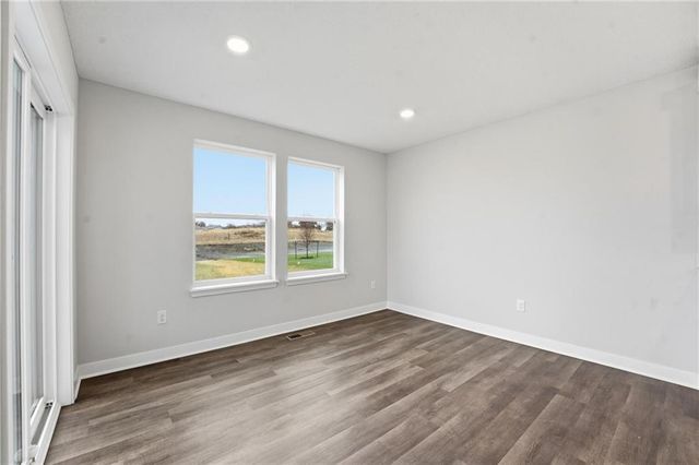 1304 SE Windbreak Drive, Lee's Summit, MO 64081