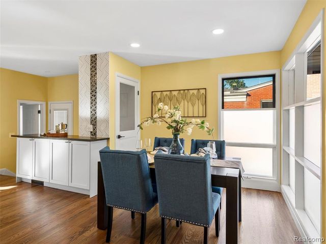 4041 Yorba Linda Boulevard, Royal Oak, MI 48073