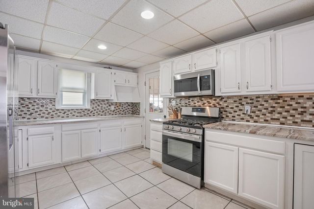 1013 N CHESTNUT ST, Paulsboro, NJ 08066