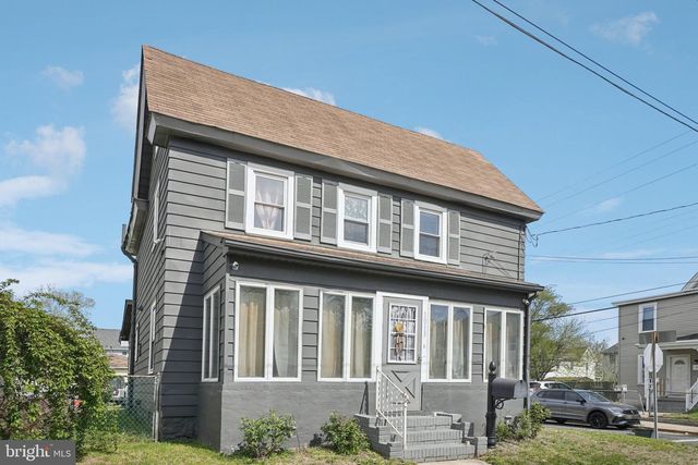 1013 N CHESTNUT ST, Paulsboro, NJ 08066