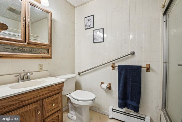 1013 N CHESTNUT ST, Paulsboro, NJ 08066