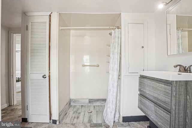 1013 N CHESTNUT ST, Paulsboro, NJ 08066