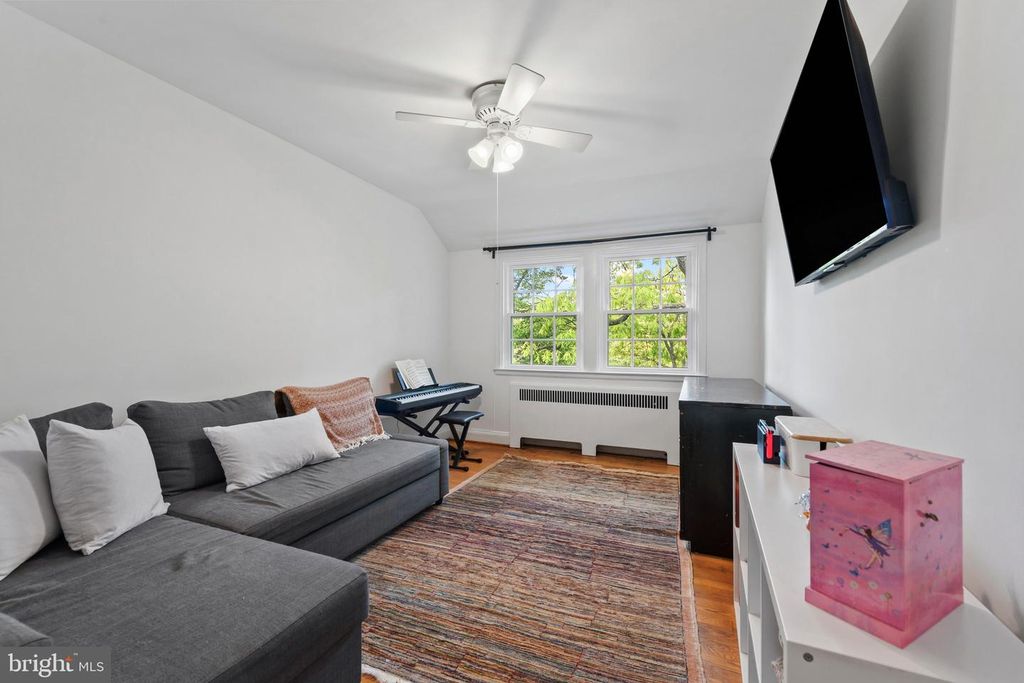 Image 14 of property listing at 4212 WESTVIEW RD, Baltimore, MD 21218