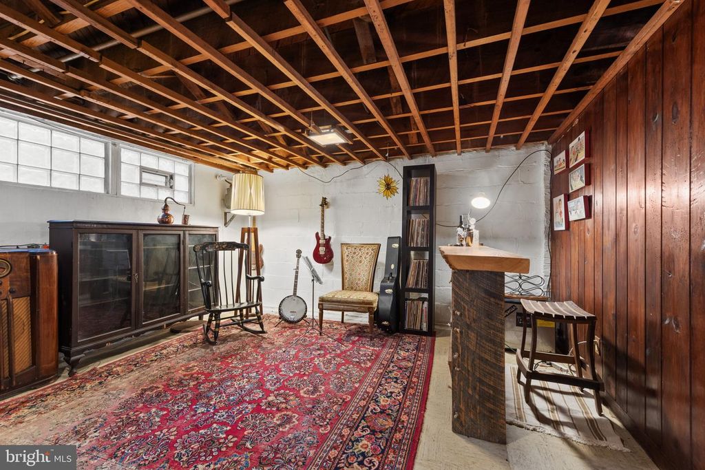 Image 18 of property listing at 4212 WESTVIEW RD, Baltimore, MD 21218
