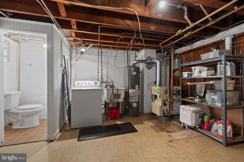 Image 19 of property listing at 4212 WESTVIEW RD, Baltimore, MD 21218