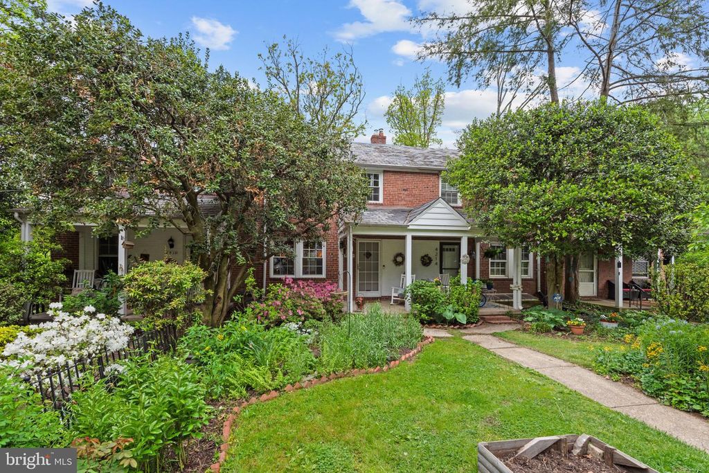 Image 2 of property listing at 4212 WESTVIEW RD, Baltimore, MD 21218