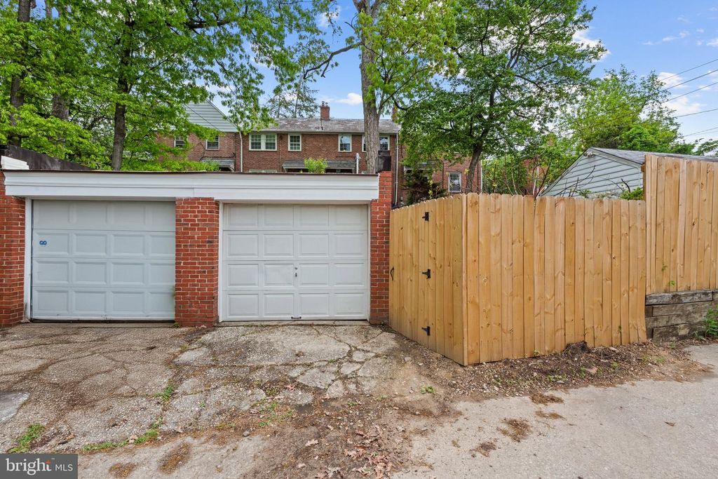 Image 23 of property listing at 4212 WESTVIEW RD, Baltimore, MD 21218