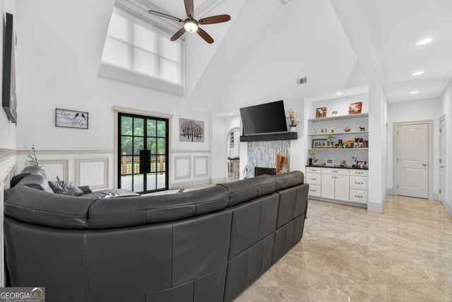 1585 Leguin Mill Road, Locust Grove, GA 30248