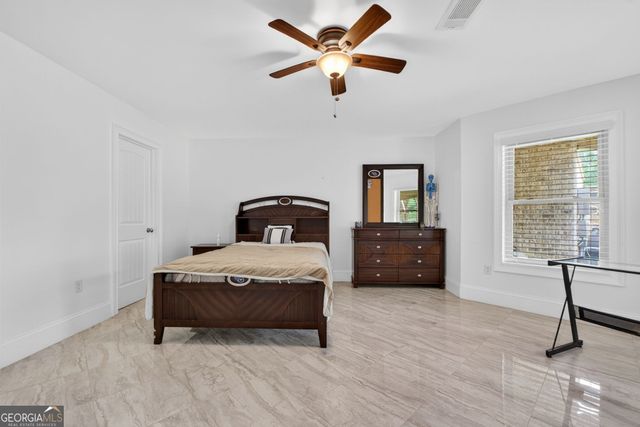 1585 Leguin Mill Road, Locust Grove, GA 30248
