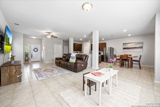 140 Whitetail Pass, San Antonio, TX 78253