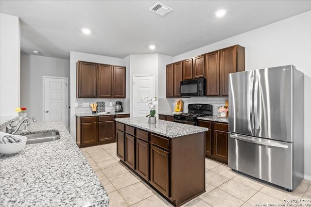 140 Whitetail Pass, San Antonio, TX 78253