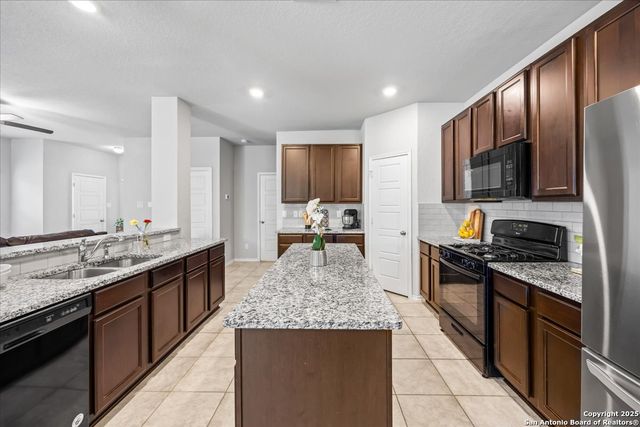 140 Whitetail Pass, San Antonio, TX 78253