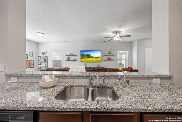 140 Whitetail Pass, San Antonio, TX 78253