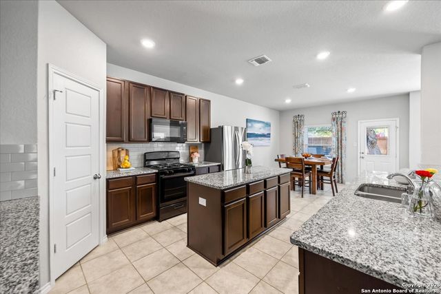 140 Whitetail Pass, San Antonio, TX 78253