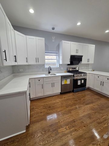 3128 S PARNELL Avenue, Chicago, IL 60616