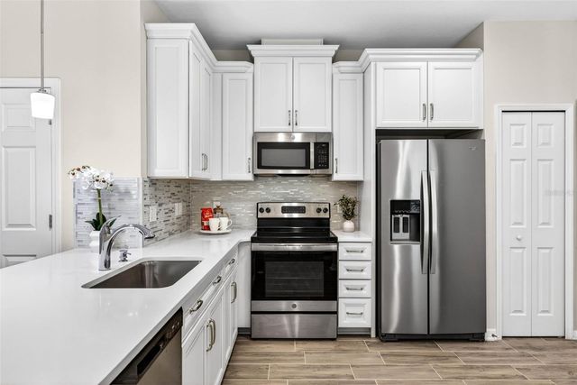 2464 STAPLEFORD PLACE, Wesley Chapel, FL 33543