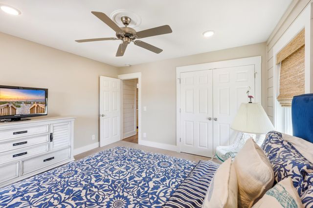 1607 Dolphin St., Garden City Beach, SC 29576