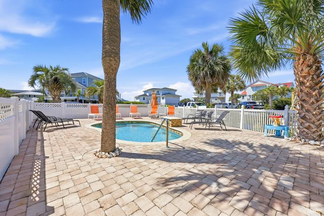 1607 Dolphin St., Garden City Beach, SC 29576