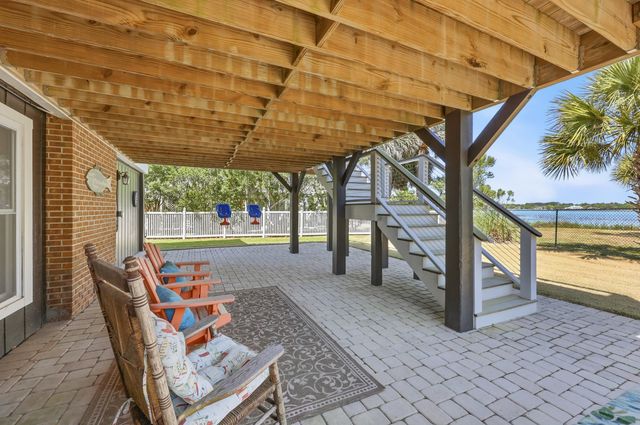 1607 Dolphin St., Garden City Beach, SC 29576