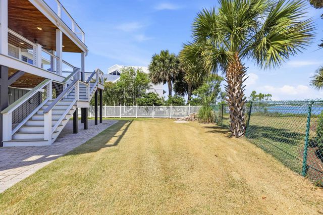 1607 Dolphin St., Garden City Beach, SC 29576