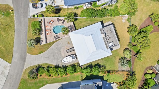1607 Dolphin St., Garden City Beach, SC 29576