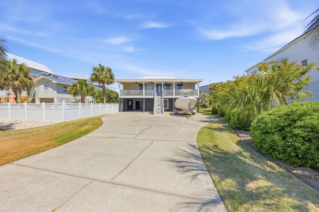 1607 Dolphin St., Garden City Beach, SC 29576