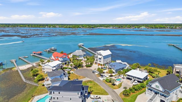 1607 Dolphin St., Garden City Beach, SC 29576