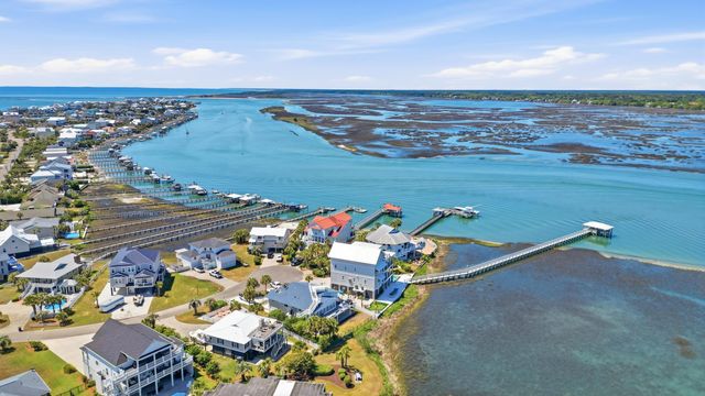 1607 Dolphin St., Garden City Beach, SC 29576