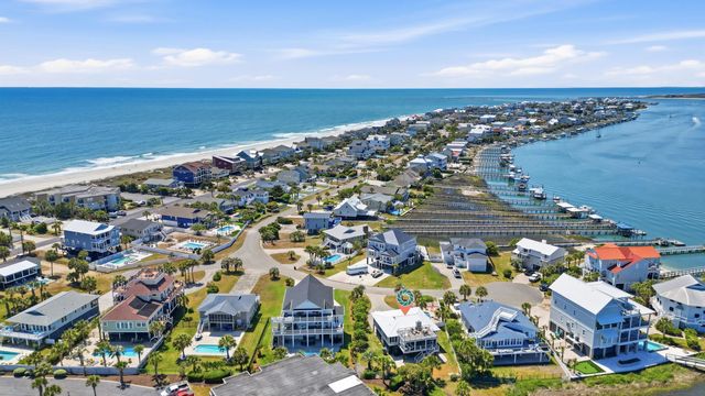 1607 Dolphin St., Garden City Beach, SC 29576