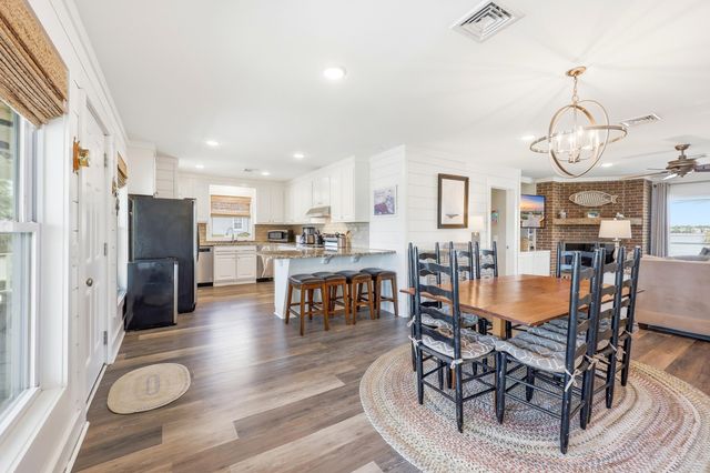 1607 Dolphin St., Garden City Beach, SC 29576