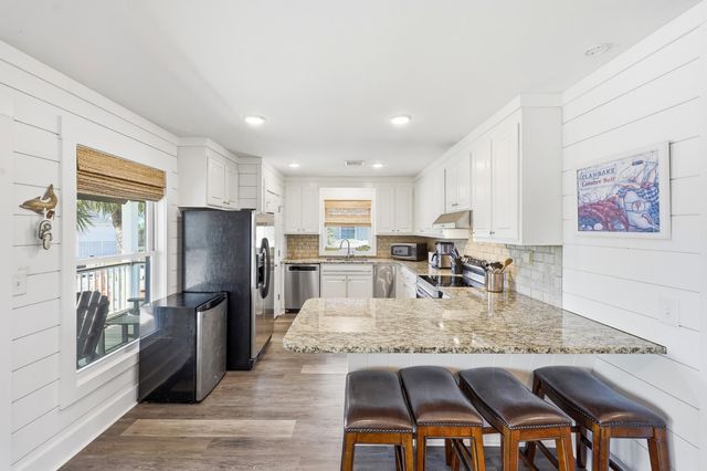 1607 Dolphin St., Garden City Beach, SC 29576
